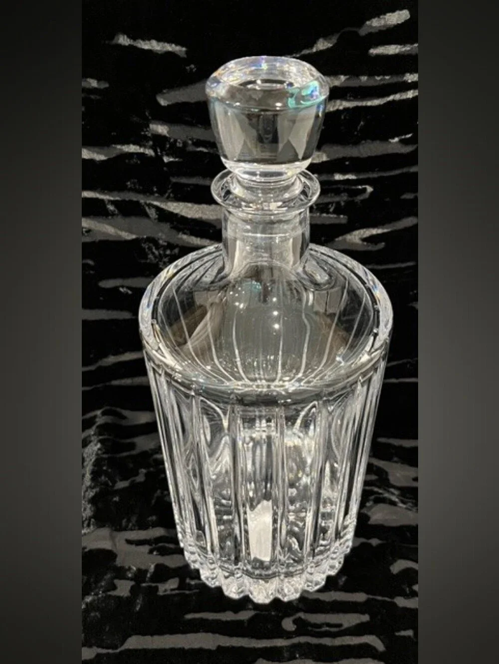 William Sonoma‎ Handcut Crystal Dorset Decanter Made In Slovenia  Gorgeous!  NIB